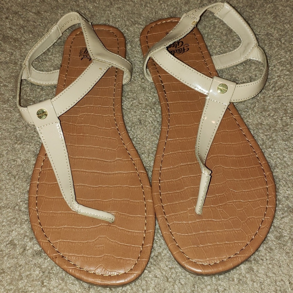Faded Glory Sandals Size 9